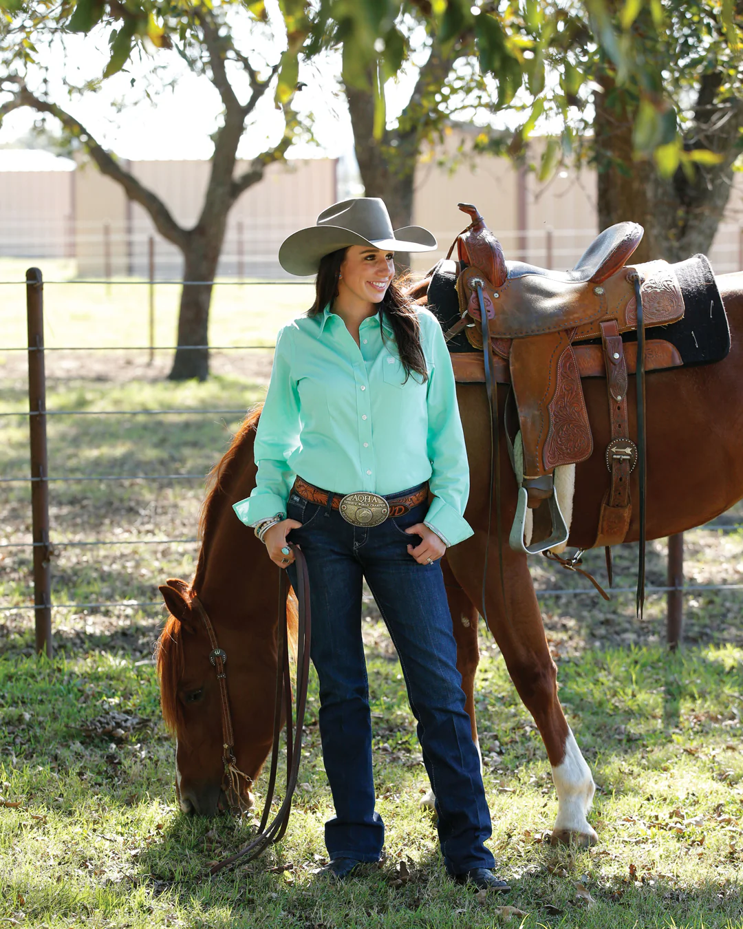 Women's Solid Arena Fit Button-Down Western Shirt - Image 4