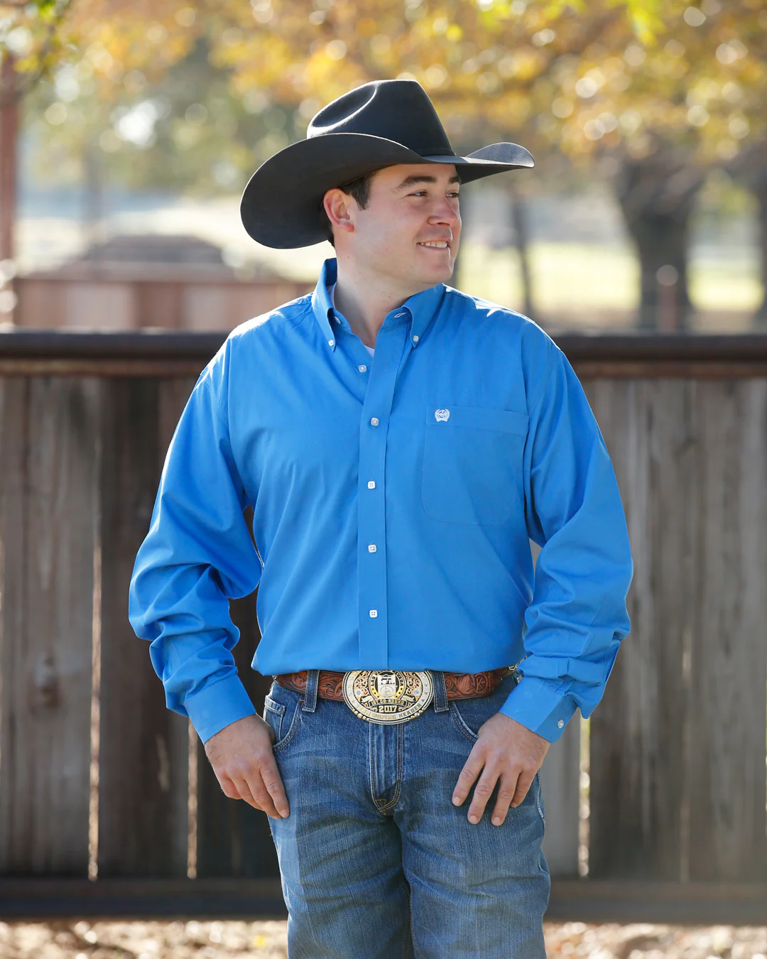 Men's Solid Classic Fit Button-Down Western Shirt - Image 4