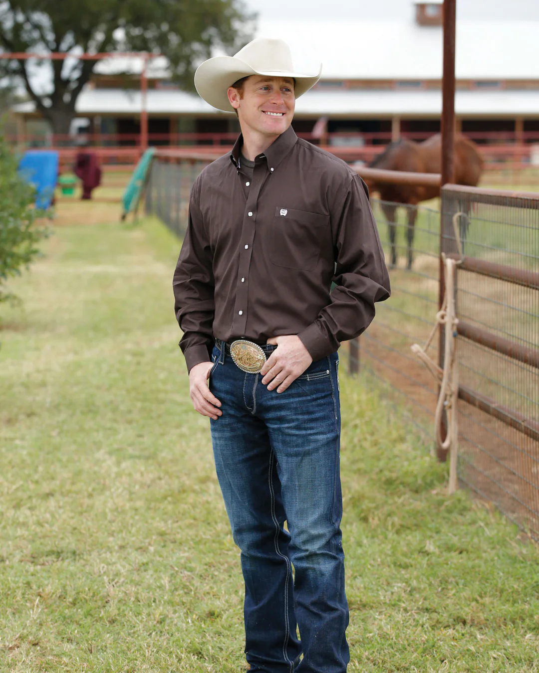 Men's Solid Classic Fit Button-Down Western Shirt - Image 4