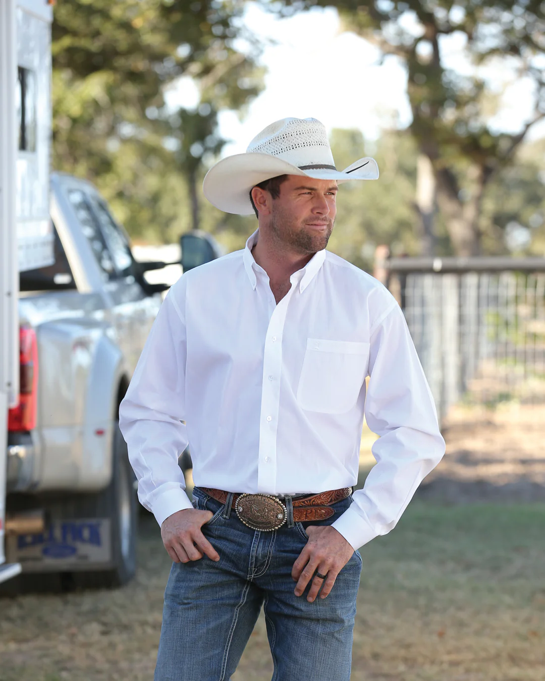 Men's Solid Classic Fit Button-Down Western Shirt - Image 4