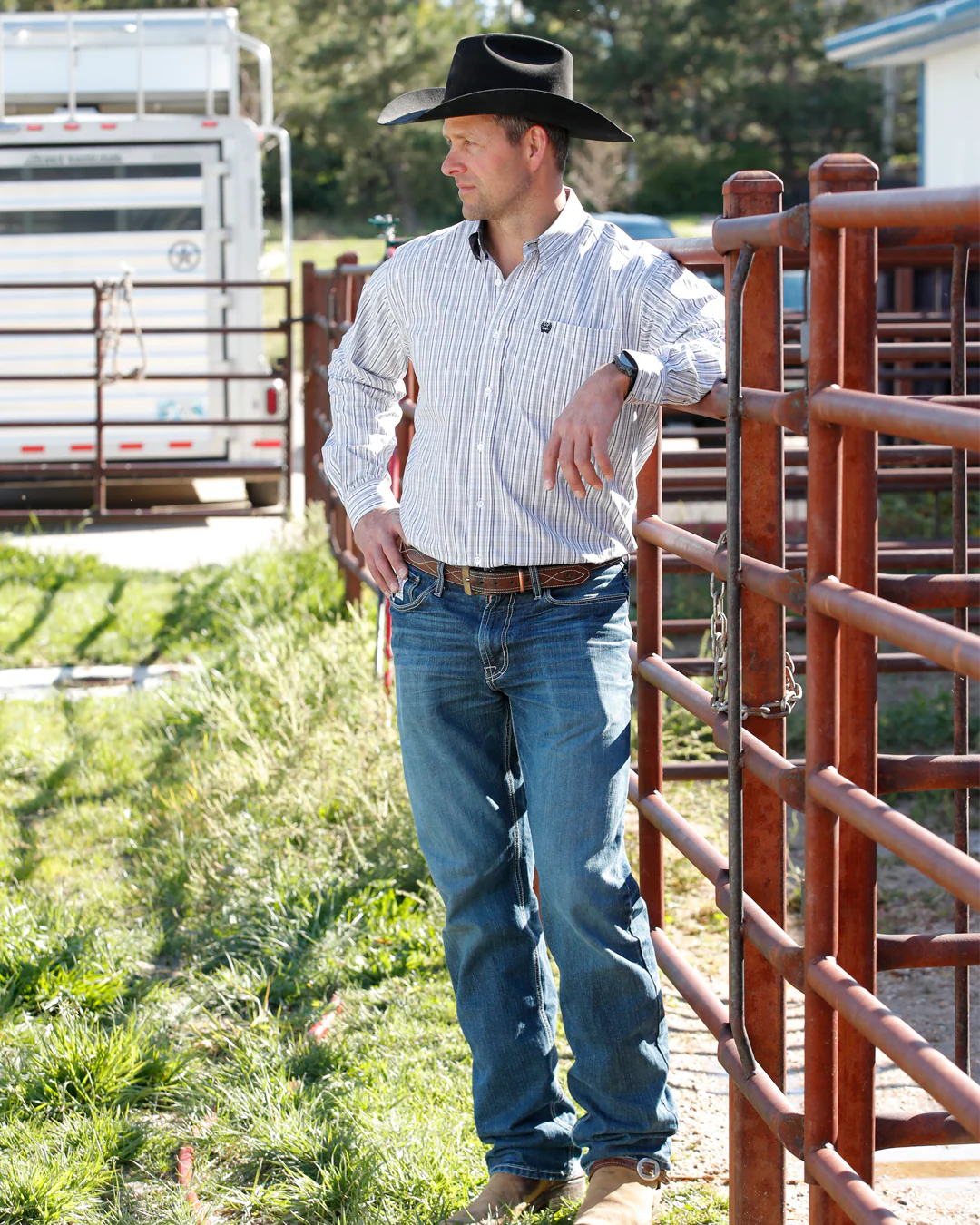Men's Classic Fit Button-Down Western Shirt - Image 4