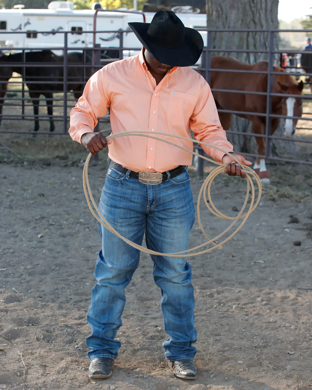 Men's Classic Fit Button-Down Western Shirt - Image 5