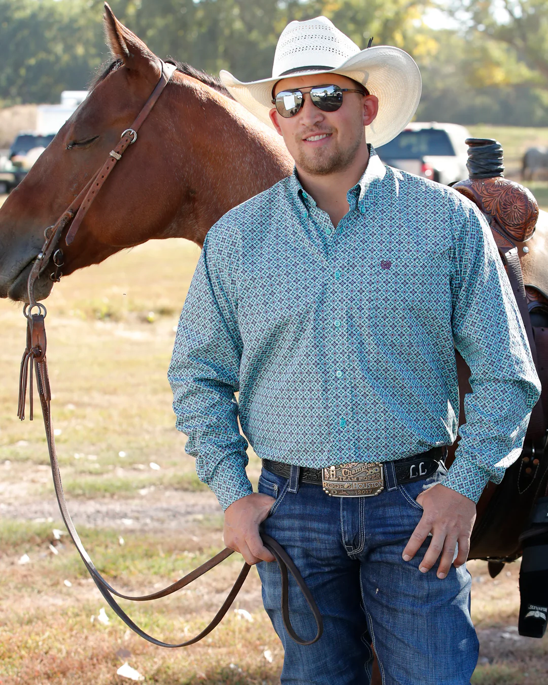 Men's Classic Fit Button-Down Western Shirt - Image 4
