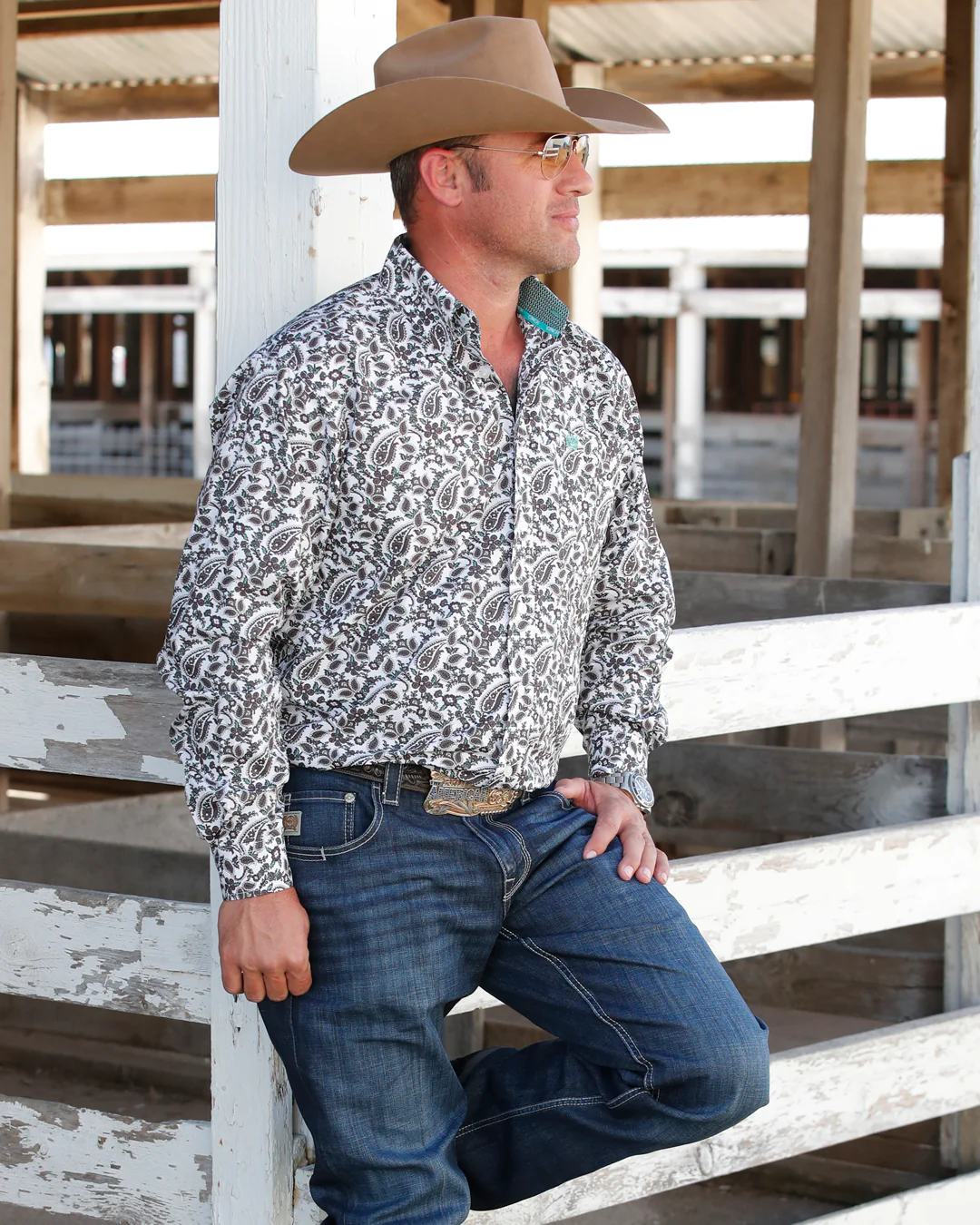 Men's Classic Fit Button-Down Western Shirt - Image 4